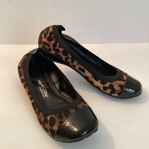 REACTION by Kenneth Cole Animal Print. Driving Moccasins with wedged heel